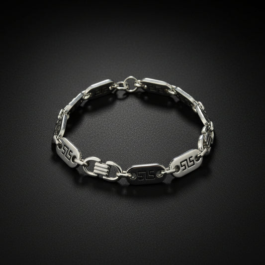 Stylish lustrous Givenchy bracelet in silver with unique chain links for a modern look