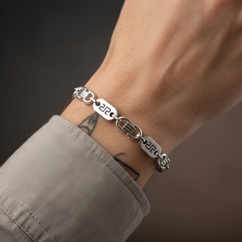Stylish Givenchy bracelet in silver featuring linked chain design for elegant accessories