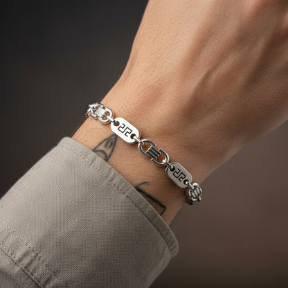 Stylish Givenchy bracelet in silver featuring linked chain design for elegant accessories