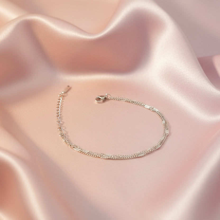 Elegant silver Korean double layer bracelet with delicate chain design for stylish accessory lovers